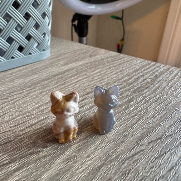 Miniature Crystal Cat Figurines - Picture 1 of 7